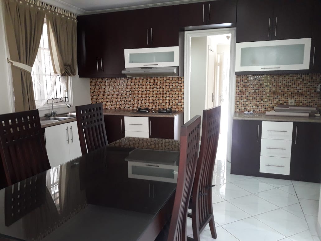 Rumah Disewakan Fully Furnished di Taman Menteng Lippo Cikarang